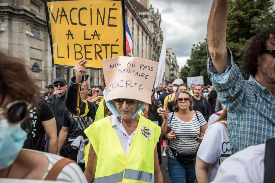 Protest against vaccine pass in Paris