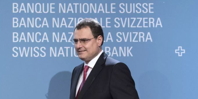Die Nationalbank halst den Schweizer Banken Negativzinsen auf. Werden diese an den Kunden weitergegeben, zieht dieser womöglich Konsequenzen. Nationalbank Negativzinsen