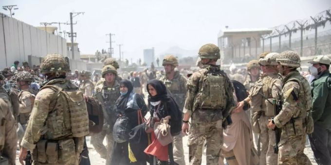 Britische Soldaten am Flughafen Kabul Britische Soldaten am Flughafen Kabul