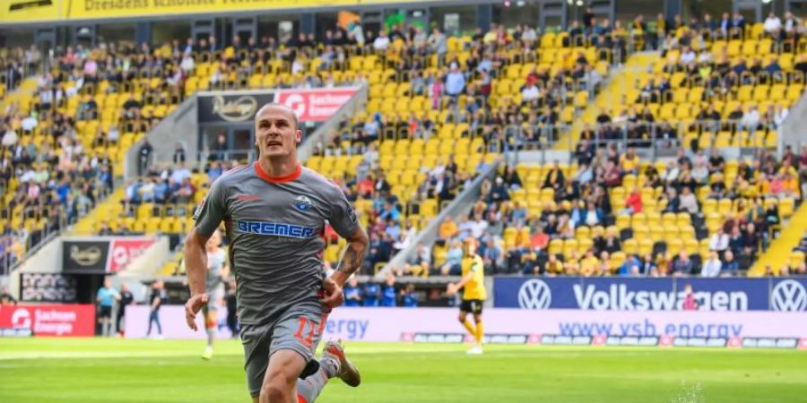Sven Michel traf zum 1:0 für den SC Paderborn in Dresden. Foto: Robert Michael/dpa-Zentralbild/dpa