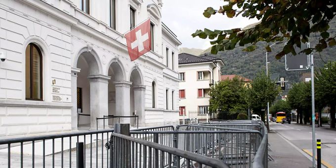 Das Bundesstrafgericht hat die ehemalige Geschäftsführerin der konkursiten Maschinenhandelsfirma Fera zu einer Freiheitsstrafe von 45 Monaten verurteilt. (Archivbild) Das Bundesstrafgericht hat die ehemalige Geschäftsführerin der konkursiten Maschinenhandelsfirma Fera zu einer Freiheitsstrafe von 45 Monaten verurteilt. (Archivbild)
