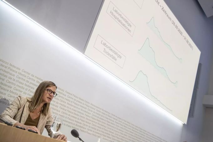 Virginie Masserey, Leiterin Sektion Infektionskontrolle, Bundesamt für Gesundheit BAG, spricht an einem Point de Presse zu Covid 19, am Dienstag, 31. August 2021, in Bern. (KEYSTONE/Peter Schneider) Virginie Masserey