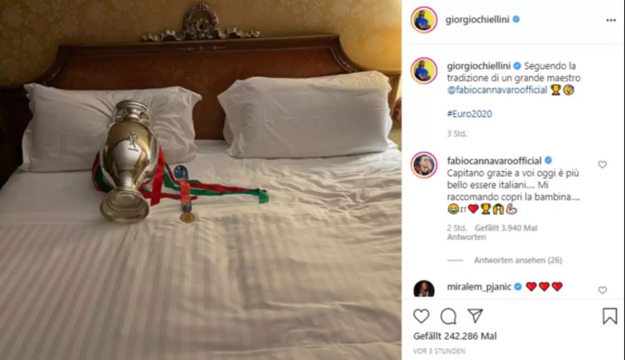 Giorgio Chiellini nahm den Pokal in sein Hotelzimmer.