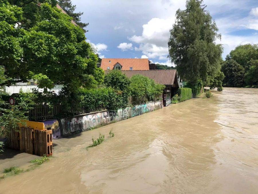 Die starken Niederschläge bringen das Risiko für Überschwemmungen mit sich.