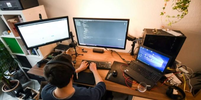 Mann im Homeoffice Mann im Homeoffice