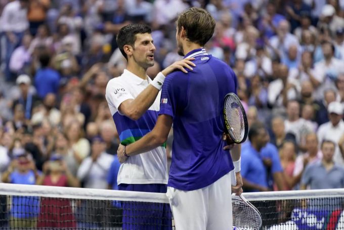 Eigentlich holte Daniil Medvedev im letzten Jahr mehr Punkte, trotzdem bleibt Novak Djokovic die Weltnummer 1. Djokovic Medvedev