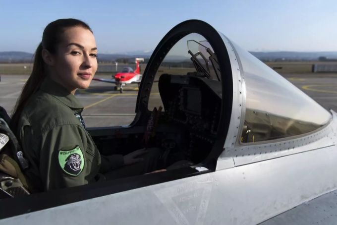 Fanny Chollet, die erste Pilotin der Schweizer Luftwaffe, Februar 2019 in Payerne. Chollet Schweizer Armee