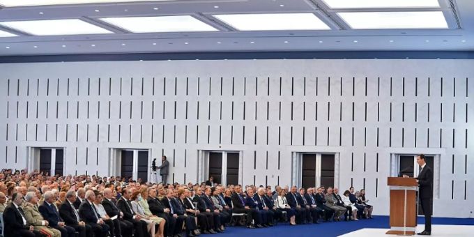 Assad bei seiner Antrittsrede. Assad Syrien