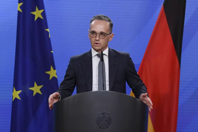 Heiko Maas kündete an, so viele Helfer wie nur irgendwie möglich aus Afghanistan ausfliegen zu lassen. Dafür müsse mit den Taliban verhandelt werden. German Foreign Minister Heiko Maas gives a press statement, in Berlin