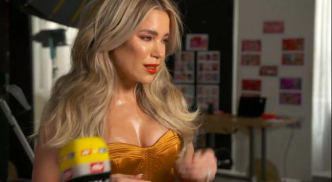 Sylvie kämpft mit den Tränen und muss das Interview unterbrechen. Sylvie Meis