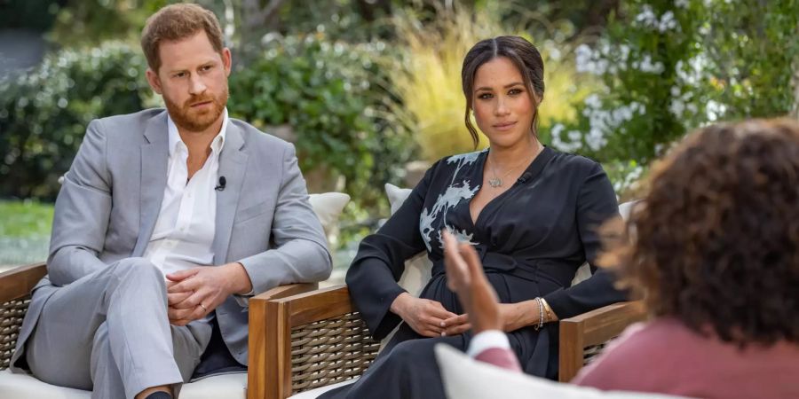 Prinz Harry und Meghan Markle in ihrem brisanten Interview mit Oprah Winfrey. In dem äussert sich Meghan positiv über Prinzessin Kate.