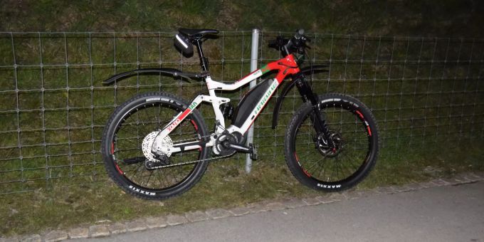 In Herisau ist es zu einem Selbstunfall eines E-Bike Fahrers gekommen.