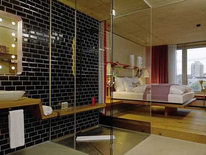 Die 25hours Hotels bieten die Langzeitaufenthalte nur in diesen Large Rooms an. 25hours hotel coronavirus
