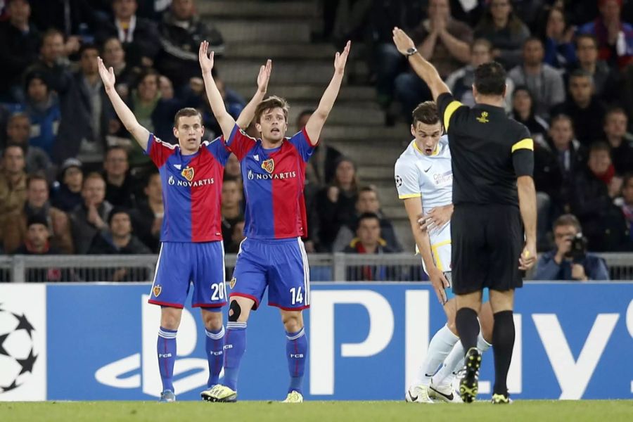 Die beiden Mittelfeldspieler im Champions-League-Spiel gegen Steaua Bukarest im Jahr 2013.