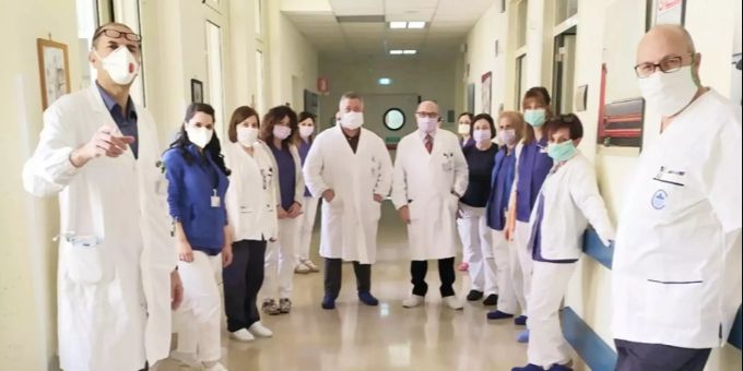 Die Mitarbeiter des Spitals in Pugliese-Ciaccio. Italien