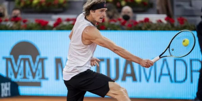 Will bei Olympia um drei Medaillen spielen: Alexander Zverev. Foto: Bernat Armangue/AP/dpa Will bei Olympia um drei Medaillen spielen: Alexander Zverev. Foto: Bernat Armangue/AP/dpa