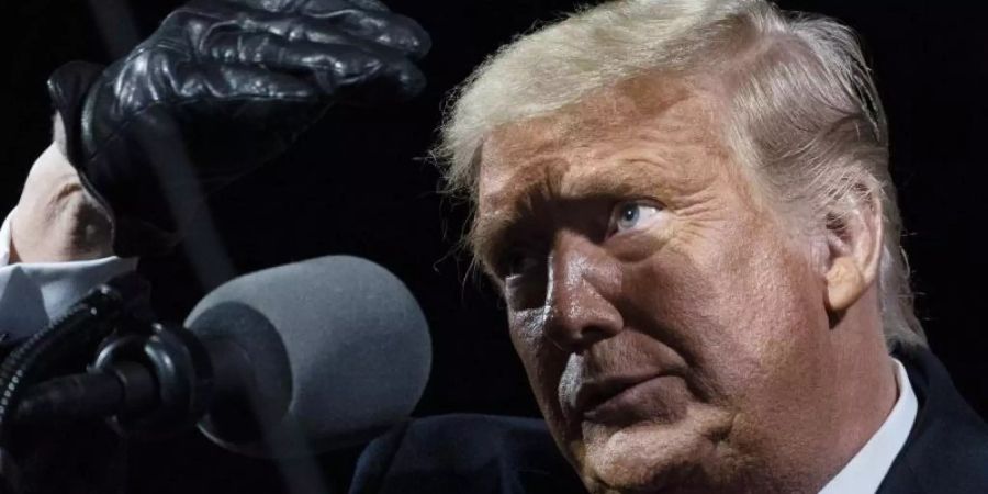 Donald Trump am Samstag bei einer Wahlkampfveranstaltung auf dem Regionalflughafen Williamsport. Foto: Alex Brandon/AP/dpa