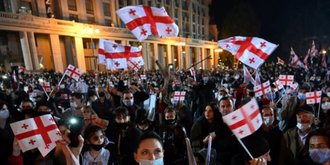 Demonstranten in Tiflis Georgien