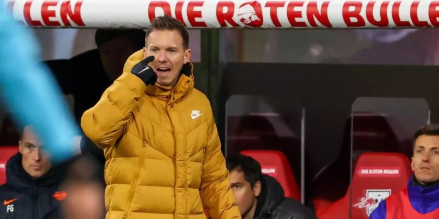 Nimmt seine Spieler beim Pokal in Augsburg in die Plficht: Leipzig-Coach Julian Nagelsmann. Foto: Jan Woitas/dpa-Zentralbild/dpa