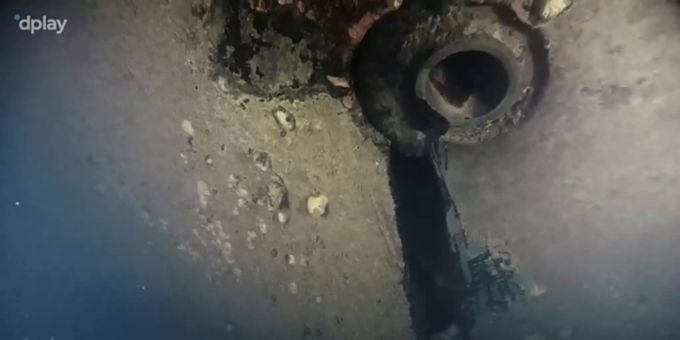 Unterwasseraufnahmen zeigen ein Loch in der Schiffswand estonia