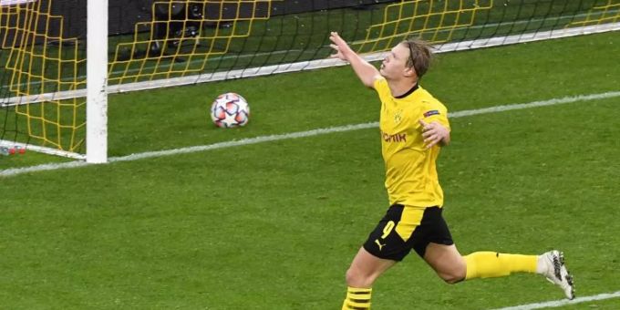 Auf dem Wege zur Perfektion, nach Dortmunds Sportdirektor Zorc: Erling Haaland bejubelt ein Tor. Foto: Martin Meissner/POOL AP/dpa Auf dem Wege zur Perfektion, nach Dortmunds Sportdirektor Zorc: Erling Haaland bejubelt ein Tor. Foto: Martin Meissner/POOL AP/dpa