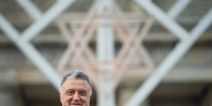 Der israelische Botschafter Jeremy Issacharoff am Brandenburger Tor