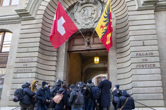 Reporter warten vor dem Genfer Polizeigericht. Pierre Maudet