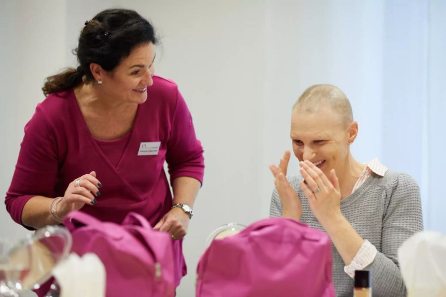 Zwei Frauen beim Workshop