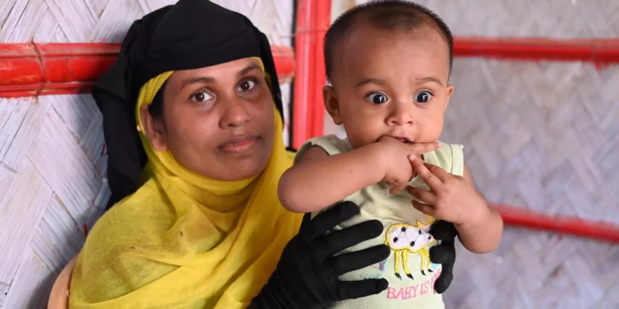 Rohingya Frau mit Kind