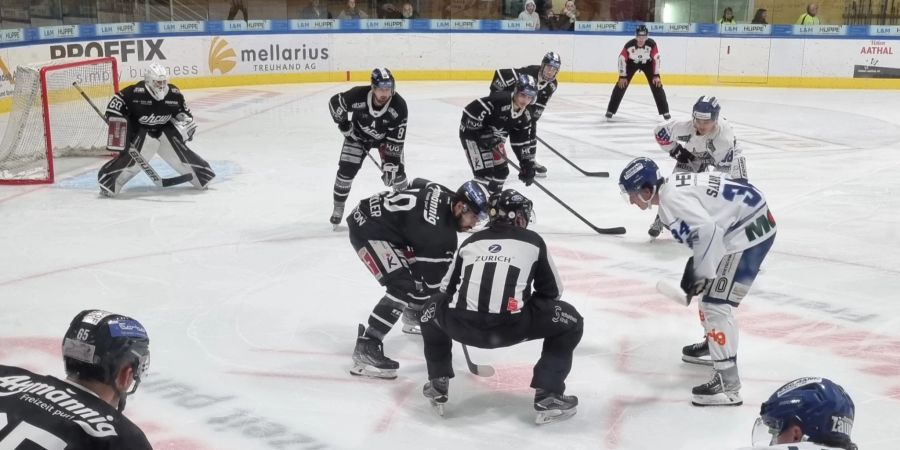 Der EHCW schlägt die Pikes 3:2.