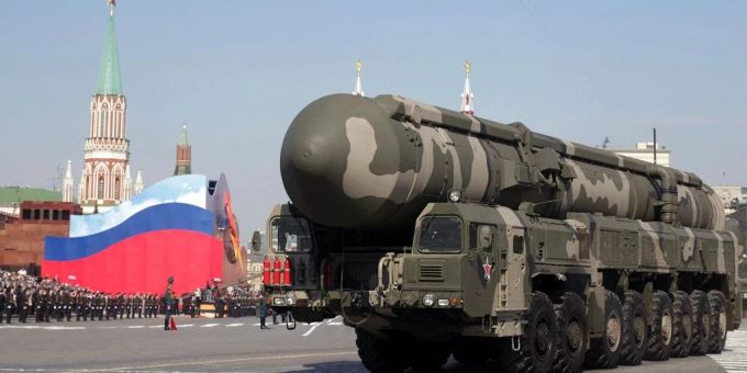 Russland un Wladimir Putin erlitten im Ukraine-Krieg mehrere Rückschläge. Der Tschetschenen-Führer Ramsan Kadyrow verlangt daher «drastische Massnahmen», wie den Einsatz von Atombomben. (Symbolbild) Atomwaffe