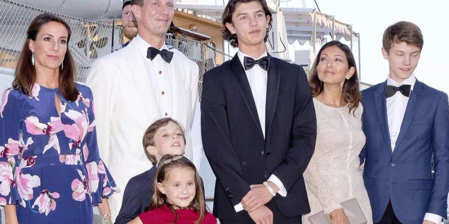 Noch sind sie fast alle Prinzen und Prinzessinnen (v.l.): Marie, Joachim, Henrik, Athena, Nikolai, Gräfin Alexandra und Felix - das Foto entstand anlässlich des 18. Geburtsages von Prinz Nikolai im Jahr 2018 in Kopenhagen.