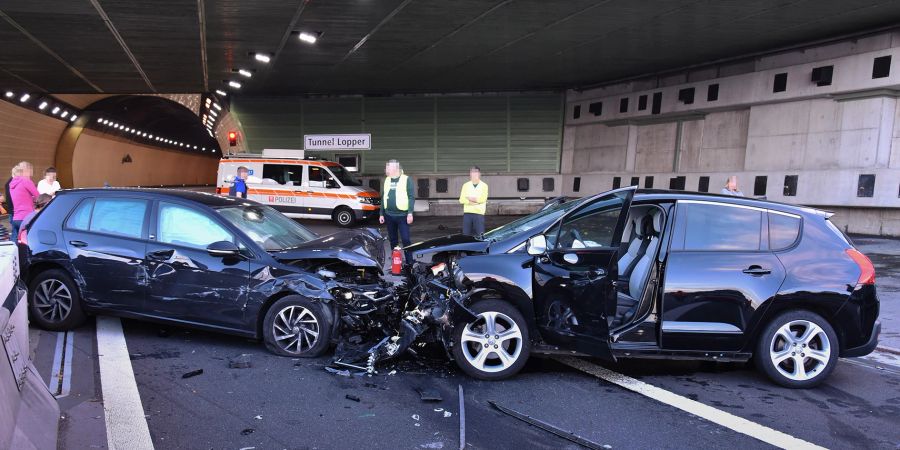 Hergiswil NW: Frontalkollision fordert 3 verletzte Personen