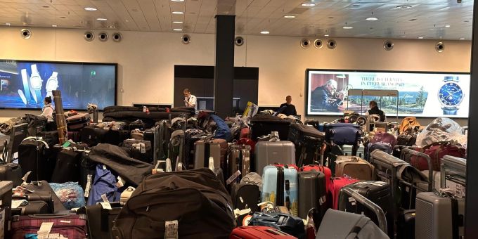 «Erschreckend» - Koffer-Berge liegen am Flughafen Zürich herum