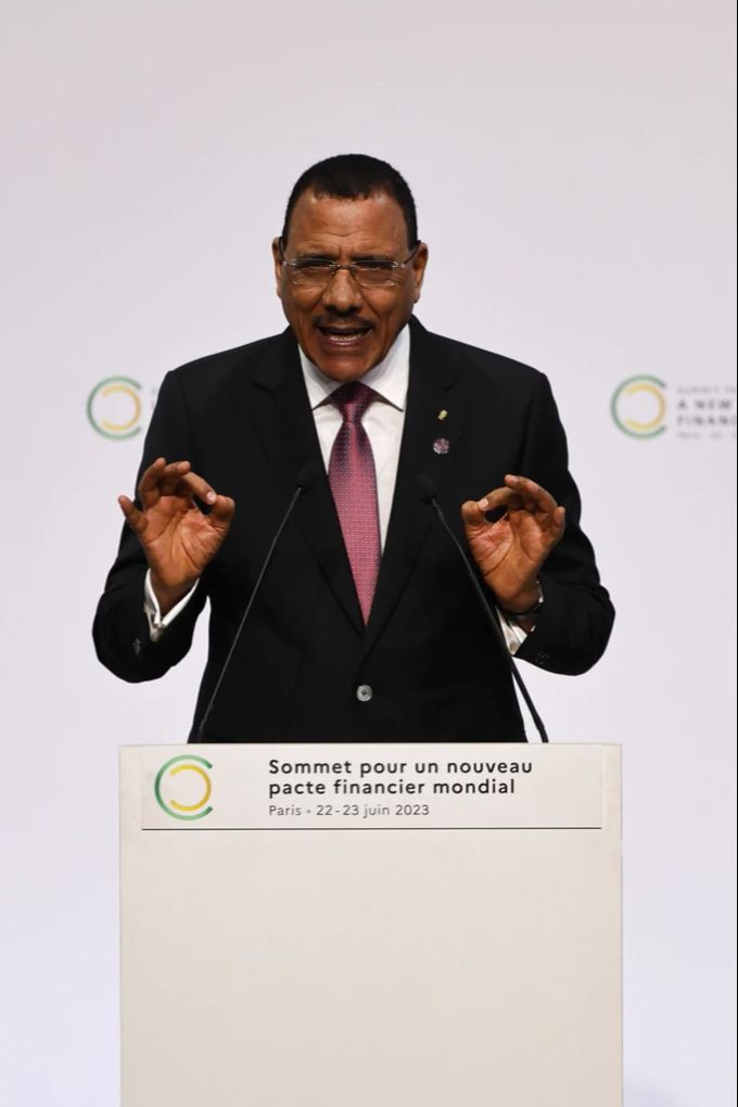 Nigers gestürzter Präsident Mohamed Bazoum. bazoum niger putsch