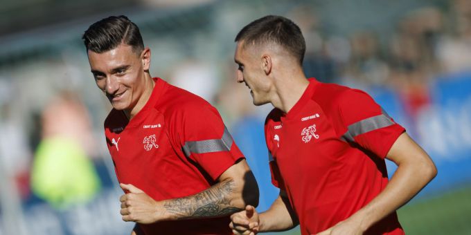 Die beiden ehemaligen YB-Spieler Cédric Zesiger und Michel Aebischer. YB Schweizer Nati