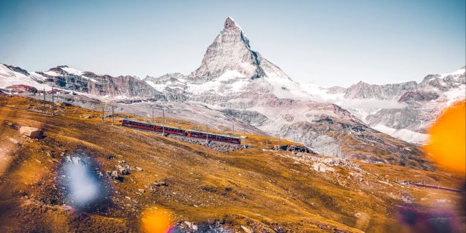 Beim Bau der Gornergrat Bahn wurde darauf geachtet, das Trassee möglichst natürlich und ohne viele Kunstbauten in die Landschaft zu integrieren, und so ist sie noch heute die höchste im Freien angelegte Zahnradbahn Europas. Gornergrat Bahn