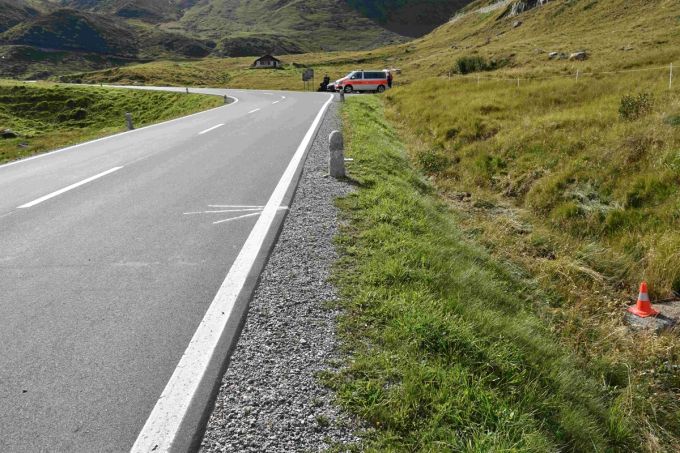 In einer Rechtskurve verlor der Motorradlenker die Herrschaft über sein Fahrzeug. Unfall Graubünden