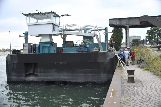 Verunglücktes Frachtschiff auf dem Rhein, am Donnerstag, 18. Juli 2019 in Basel. kontrolle brücken