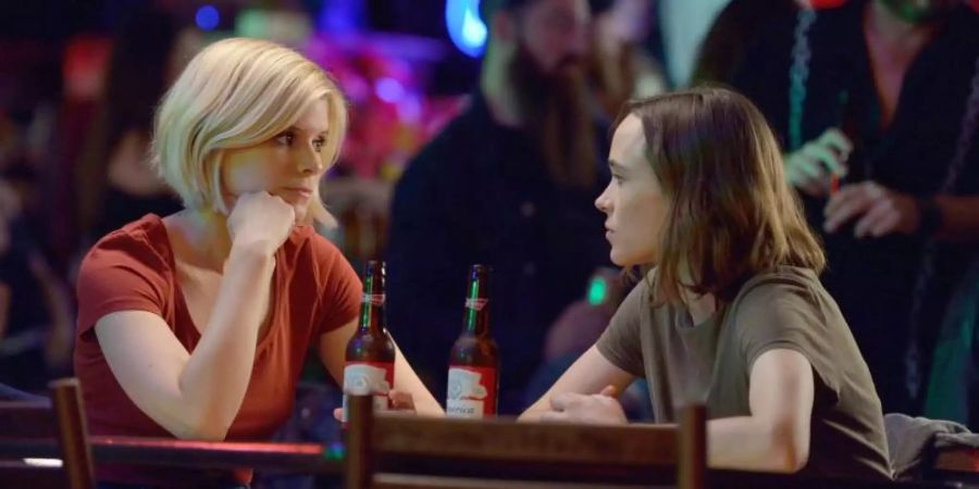 Mercy (Kate Mara, l) und Lucy (Ellen Page) haben völlig konträre Ansichten, finden aber trotzdem zueinander. Foto: Kinostar Filmverleih GmbH
