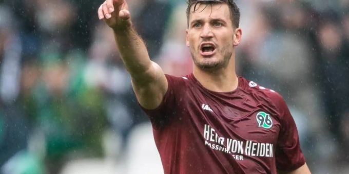 Beim 2:1-Sieg gegen FK Rostow schoss Hannovers Hendrik Weydandt das erste Tor. Foto: Swen Pförtner Beim 2:1-Sieg gegen FK Rostow schoss Hannovers Hendrik Weydandt das erste Tor. Foto: Swen Pförtner