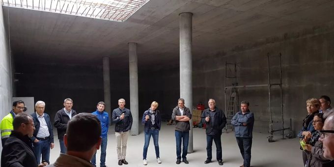 Der Gemeinderat Oberbüren beim Besuch der Baustelle des Wasserreservoirs Rüti. Wasserreservoir