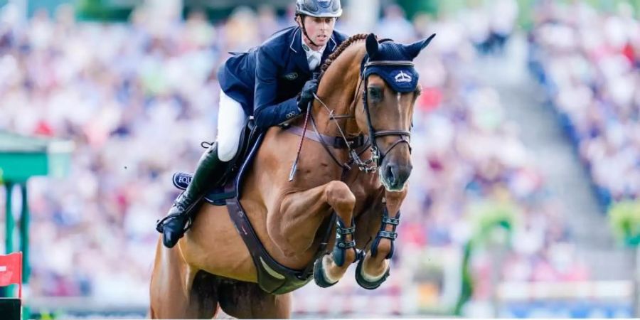 Der britische Springreiter Ben Maher hat die zehnte Station der Global Champions Tour gewonnen. Foto: Uwe Anspach