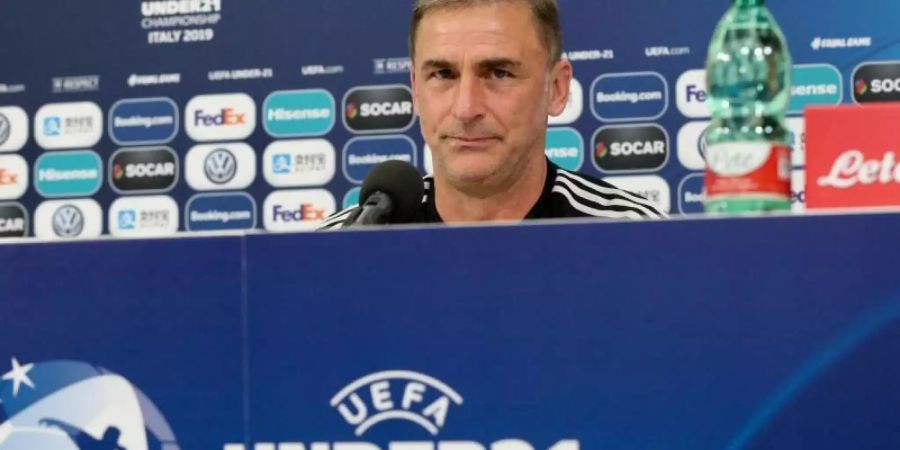 Trainer Stefan Kuntz und sein Team gehen gelassen und voll fokussiert ins Endspiel. Foto: Cezaro De Luca