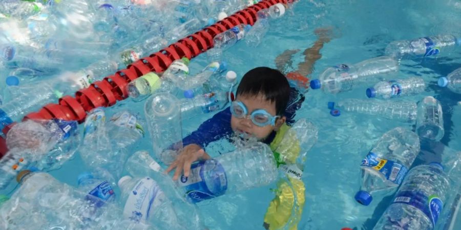 Anti-Plastik-Aktion beim Tag der Meere in Bangkok