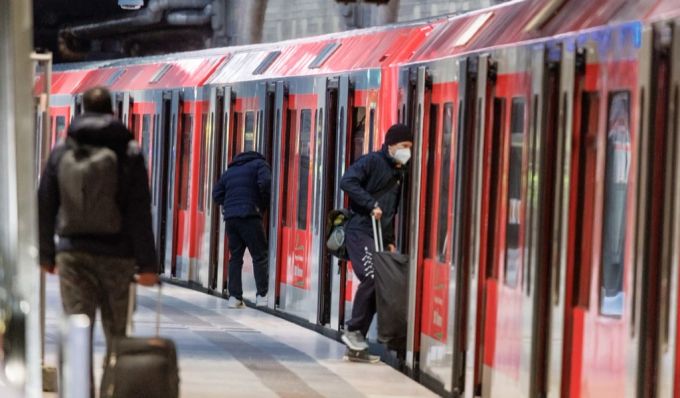 Mit dem Deutschlandticket kann man für 49 Euro pro Monat den Nah- und Regionalverkehr Deutschlands nutzen. Deutschlandticket