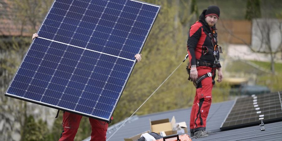 Die Schweizer Berghilfe lanciert ein Solarprogramm für Kleinunternehmen in Berggebieten. (Symbolbild)