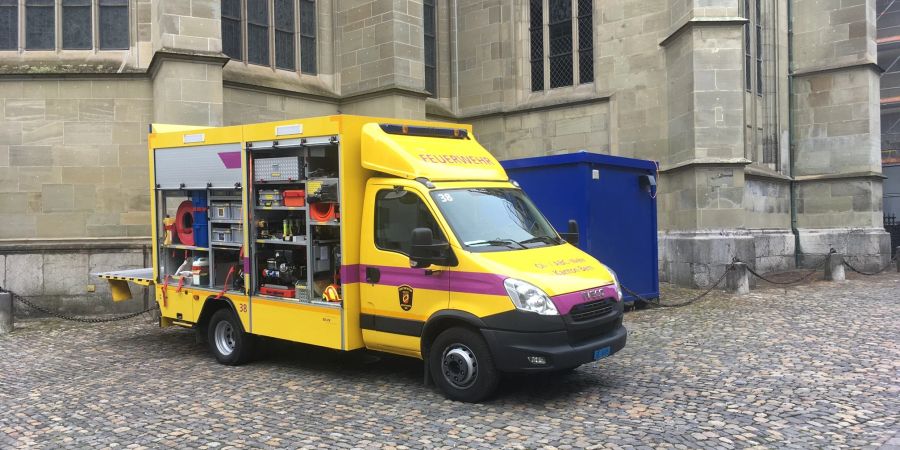 Die Ölwehr am Donnerstag vor dem Berner Münster.