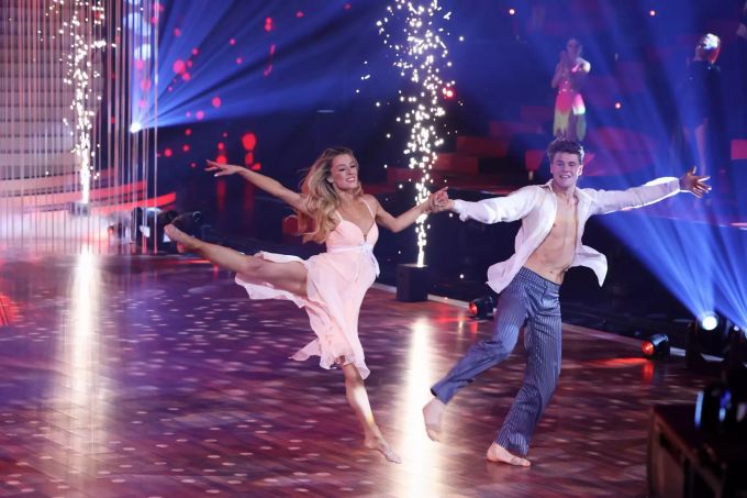 Simon Zachenhuber und Patricija Belousova. Simon und Patricija