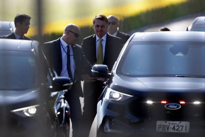 Angesichts zunehmender Kritik wegen des fehlenden Krisenmanagements in der Corona-Pandemie hat der brasilianische Präsident Jair Bolsonaro die Spitzen von sechs Ministerien neu besetzt. bolsonaro